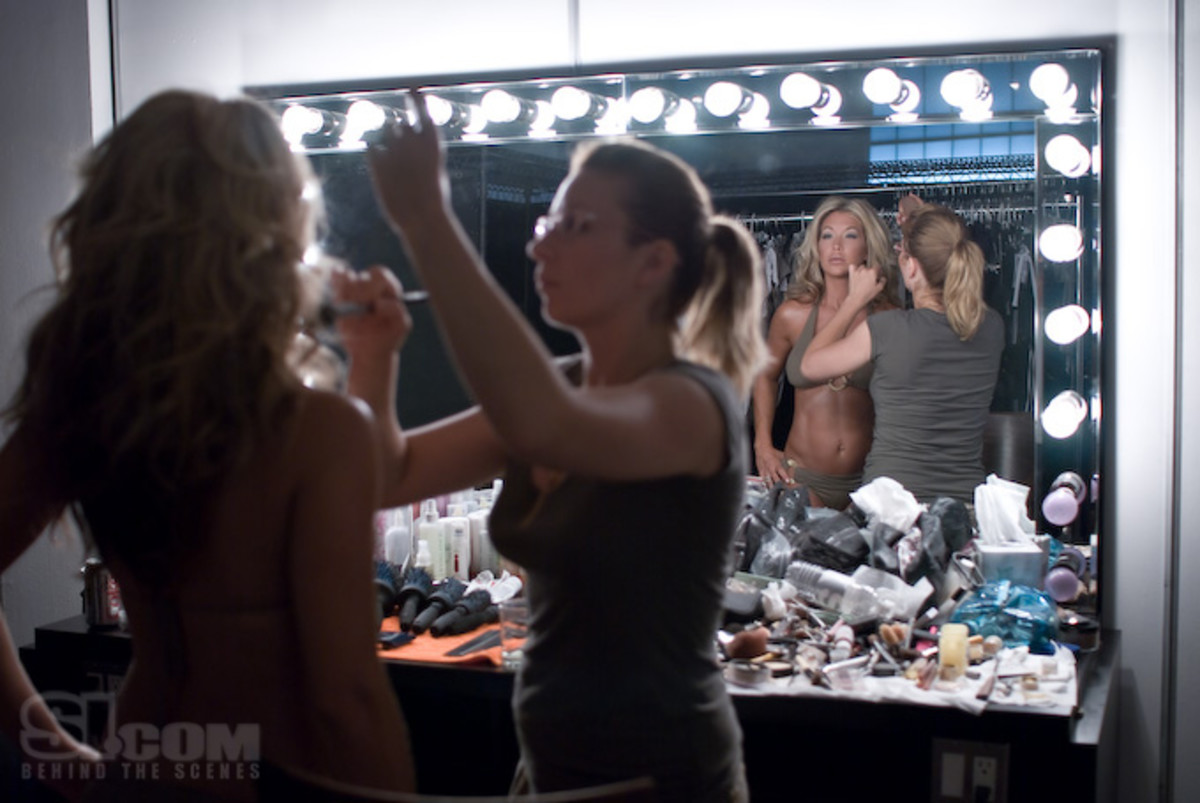 08_michelle-damon_behind_03.jpg
